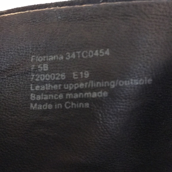 - ♥️ Taryn Rose ♥️…Women’s 7.5…Black Floriana Leather and Suede Ankle Boot… - Picture 13 of 16